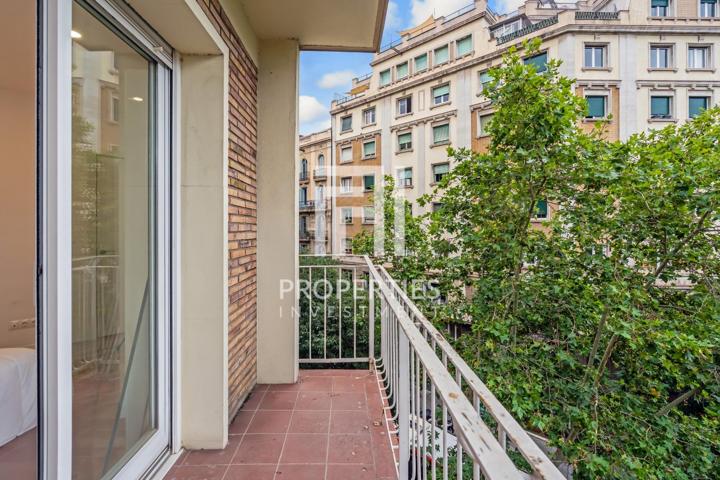 ¡GRAN PISO DE 4 HAB RECIÉN REFORMADO EN SAGRADA FAMILIA! Eixample, Barcelona photo 0
