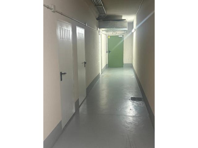 Almacén En venta en Vitoria - Gasteiz photo 0