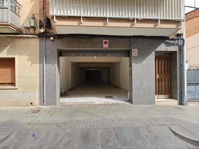 Local En venta en Sant Boi de Llobregat photo 0