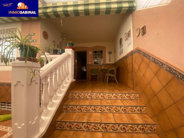 GRAN TRIPLEX DE 4 DORMITORIOS, 3 BAÑOS, AMPLIO GARAJE, PORCHE, .. MEJOR VISITAR!! photo 0