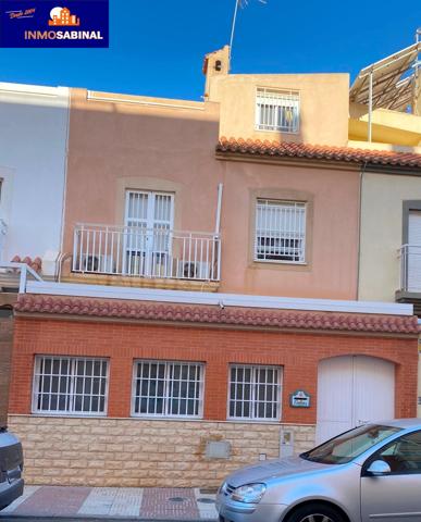 GRAN TRIPLEX DE 4 DORMITORIOS, 3 BAÑOS, AMPLIO GARAJE, PORCHE, .. MEJOR VISITAR!! photo 0