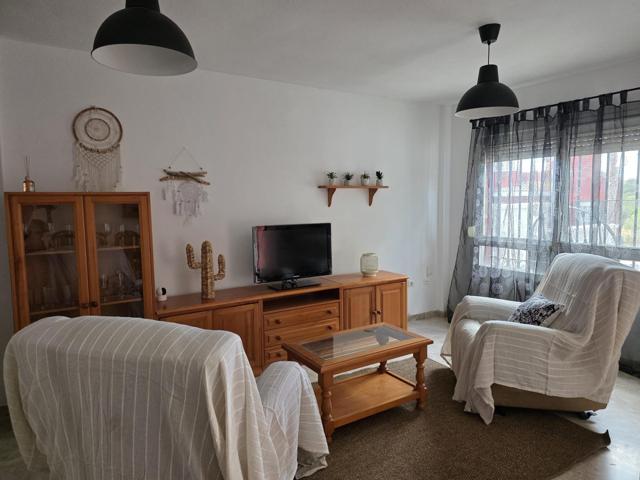 Casa adosada en Chilches con amplia terraza delantera, patio trasero, solárium, parking y trastero photo 0