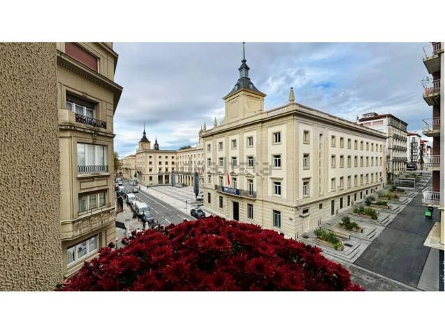Vivienda exclusiva en el corazón de Vitoria-Gasteiz photo 0