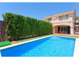 Precioso chalet de 3 plantas photo 0