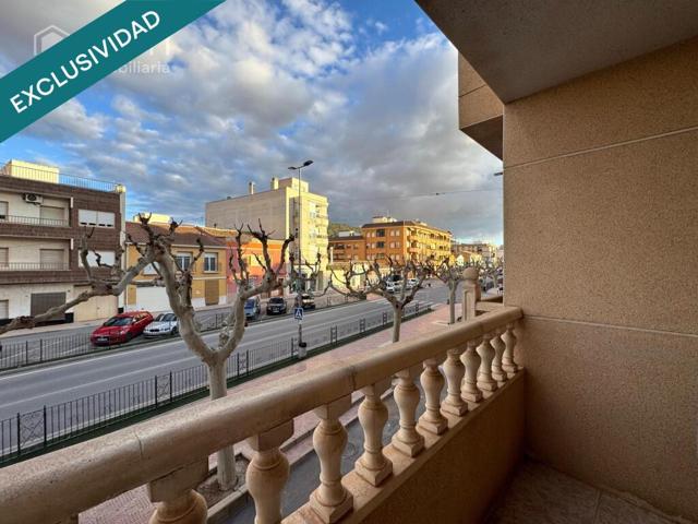 Piso VPO con garaje en pleno centro de Pinoso listo para entrar a vivir photo 0