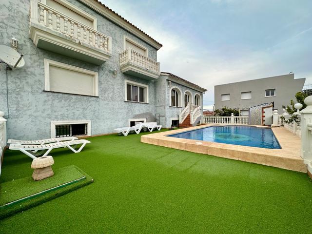 Villa En venta en Calp photo 0