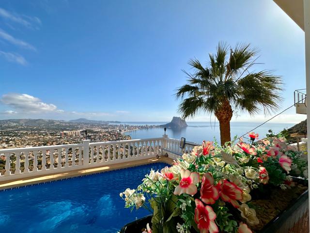 Villa En venta en Calp photo 0