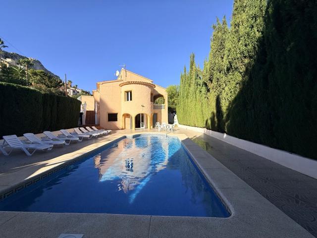 Villa En venta en Calp photo 0