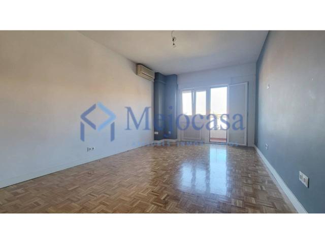 Magnífica vivienda con terraza en la calle José del Hierro, en pleno corazón del barrio de Quintana. photo 0