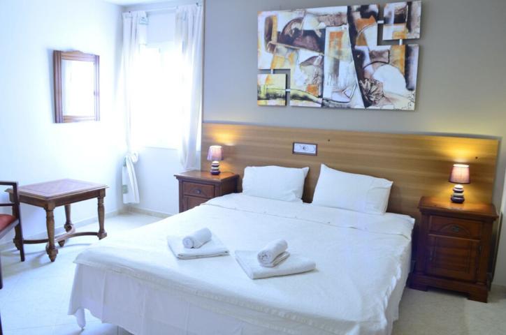 Edificio singular en Venta en Pueblo Nuevo De Guadiaro Cádiz photo 0