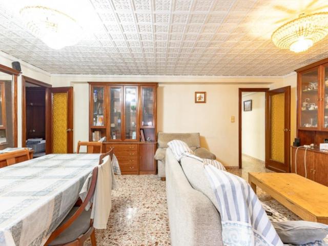 Piso En venta en Burjassot photo 0
