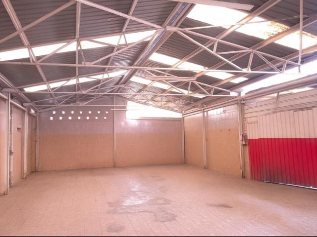 Local En venta en Valencia photo 0