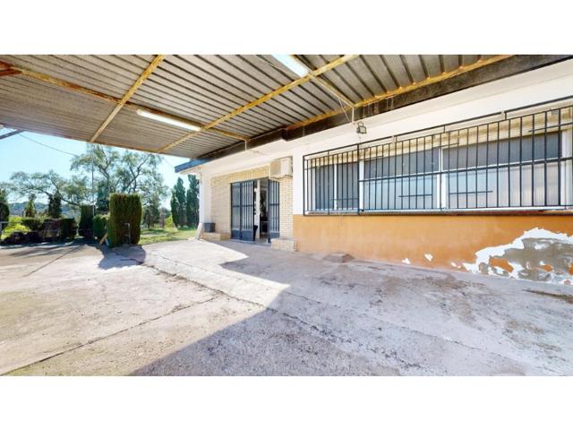 Local En venta en Llíria photo 0