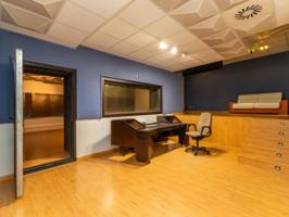 Local En venta en Tavernes Blanques photo 0