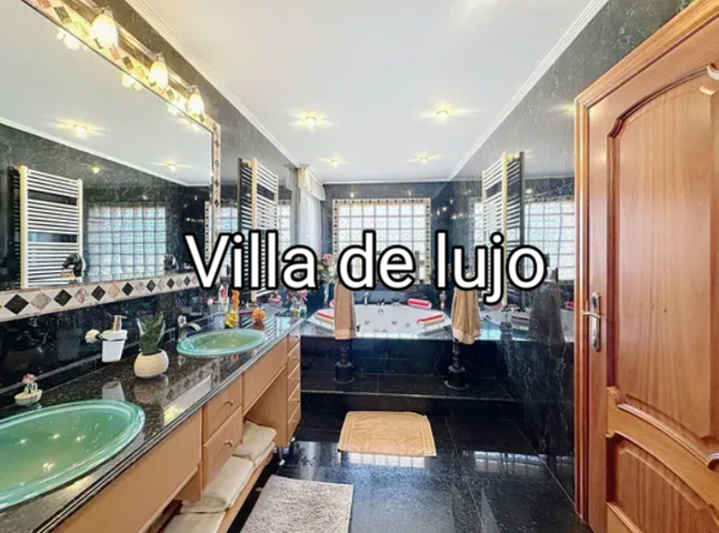 Villa En venta en Orihuela photo 0