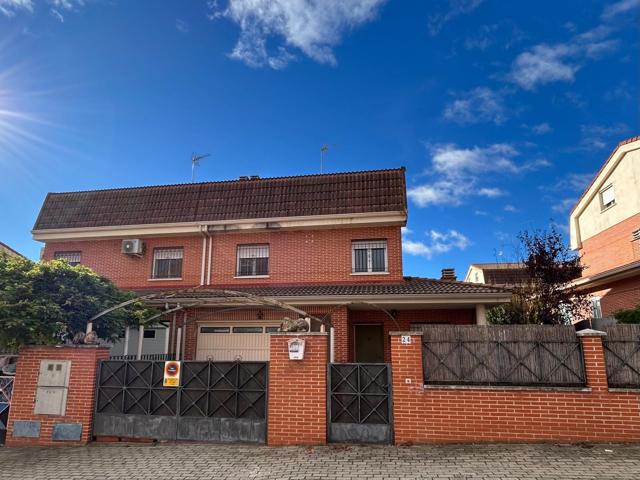 Casa En venta en Cabanillas del Campo photo 0