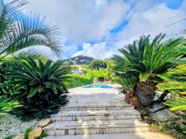 Chalet con licencia turística, piscina y vistas únicas. photo 0