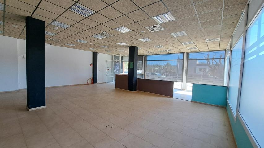 LOCAL COMERCIAL EN SANTA MARGARIDA I ELS MONJOS photo 0