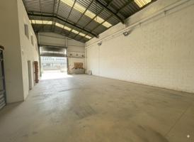Nave industrial en Cambrils (Tarragona) – 240 m² + oficinas photo 0