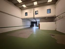 NAVE INDUSTRIAL EN CONSTANTI photo 0