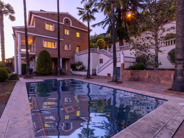 Villa En venta en Granada photo 0