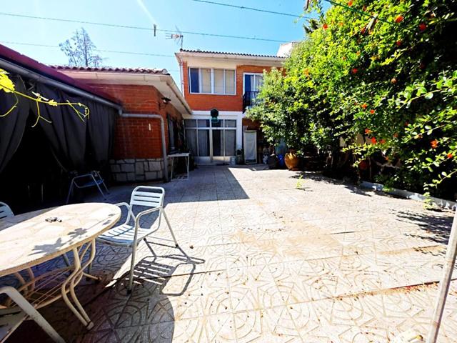 Villa En venta en La Puebla de Montalbán photo 0