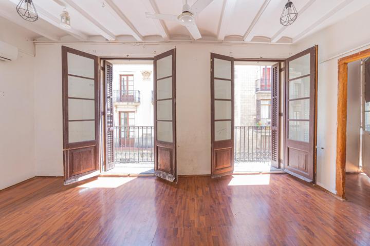 Piso En venta en Sant Pere, Santa Caterina i la Ribera photo 0