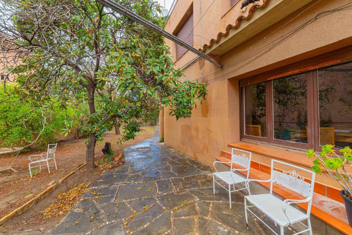 Casa En venta en Sant Feliu de Llobregat photo 0