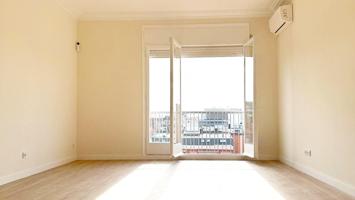 Piso En venta en la Vila de Gràcia photo 0