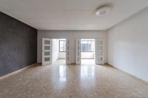 Piso En venta en el Raval photo 0