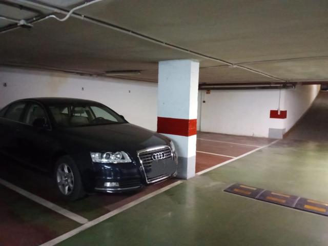 Garaje en venta en la zona de la Buhaira, Sevilla photo 0