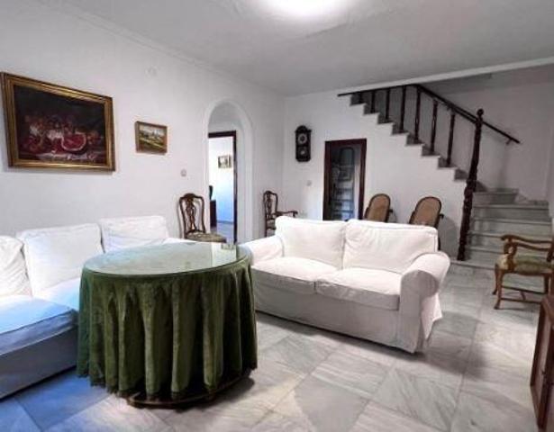 Casa a la venta en Guillena centro photo 0