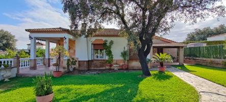 Chalet en venta en Gerena photo 0