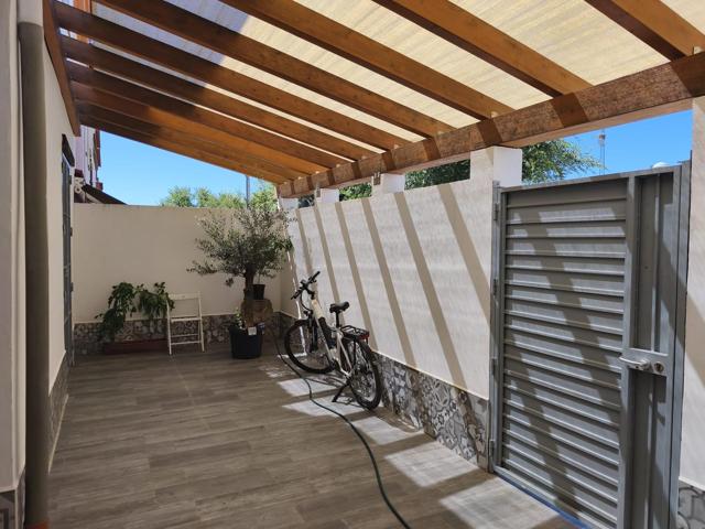 Casa a la venta en Aznalcázar photo 0