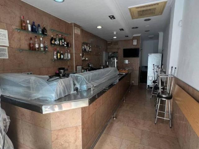 Local en venta en Ensanche photo 0