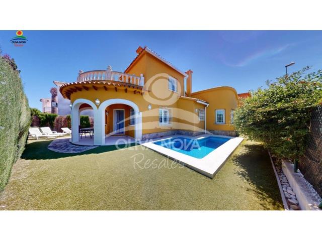 Villa En venta en Oliva photo 0