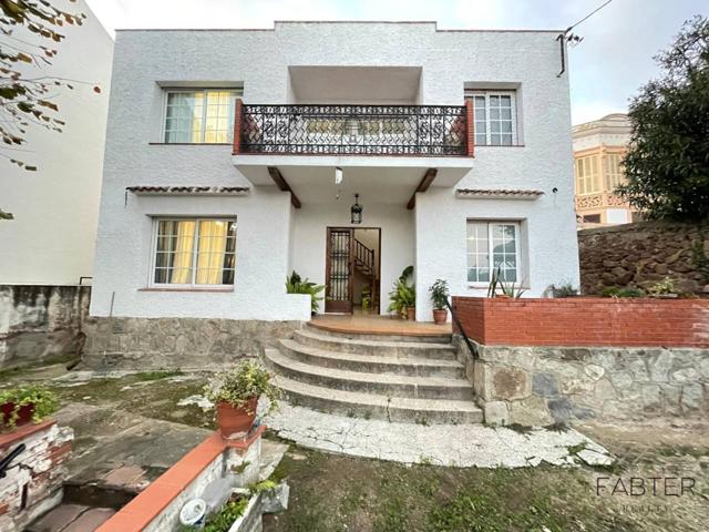 ENCANTADORA CASA REFORMADA CON VISTAS Y JARDÍN EN SANT FELIU DE CODINES photo 0