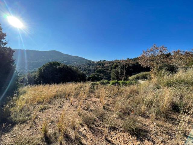 Solar urbano de 887 m² con proyecto aprobado en Sant Feliu de Codines – Desde 100.000€ photo 0