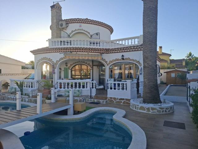 Casa en venta en Miami Platja photo 0