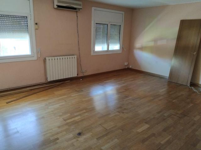 Piso En venta en Terrassa photo 0