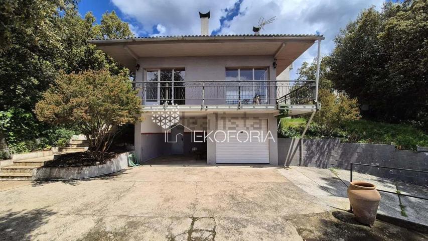 Villa En venta en Torrent photo 0