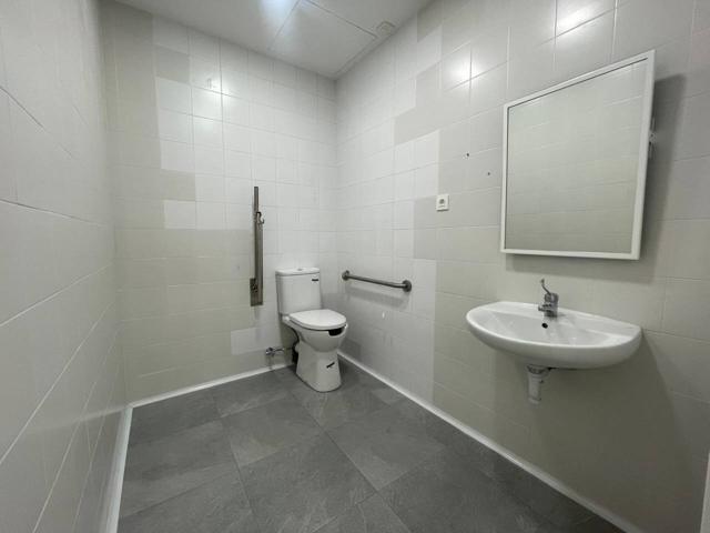 Local en venta en Leioa photo 0