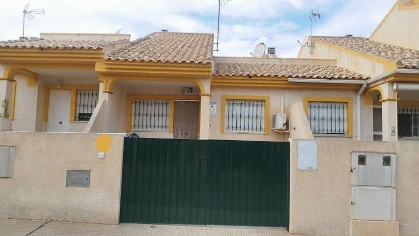 ADOSADO en venta en Calle Diosa Iside photo 0