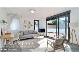 Casa en venta en Chiva photo 0