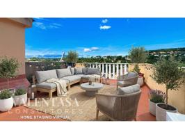 Adosado en Urbanización Privada El Bosque: Golf, Piscina y Dos Opciones de Compra Flexibles photo 0