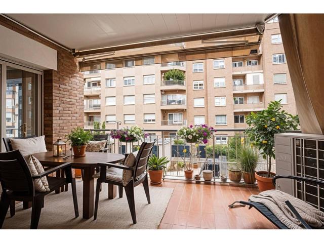 Espacioso piso a reformar junto al Turó Park, con parking y trastero photo 0