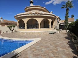 Villa En venta en Benijófar photo 0