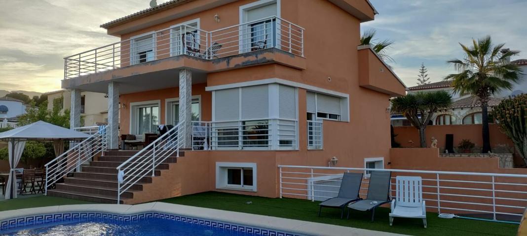 Villa En venta en Calp photo 0
