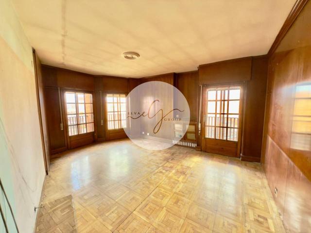 Venta de un piso en Medina del Campo photo 0