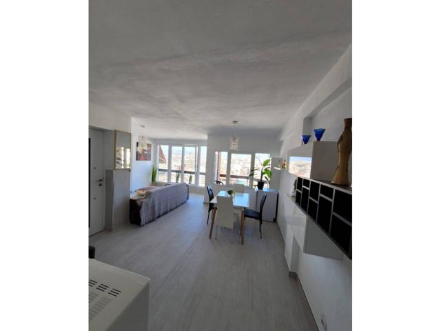 Venta de piso con terraza en Alicante - Alacant photo 0